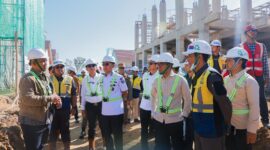 Menteri Pendidikan Tinggi, Sains, dan Teknologi (Mendiktisaintek) Brian Yuliarto meninjau langsung proses pembangunan SMA Unggul Garuda Baru di Konawe Selatan